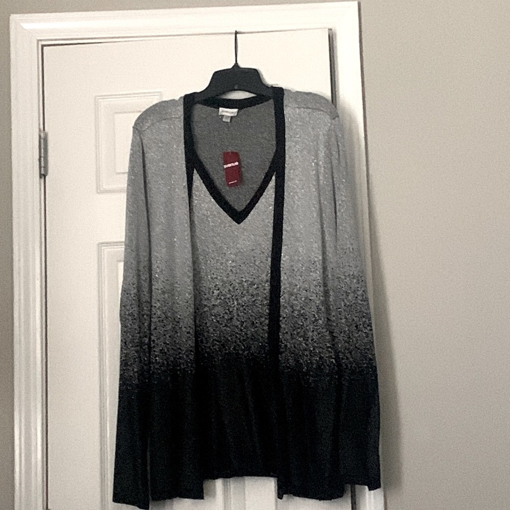 AVENUE-NEW/NEVER WORN Black and Silver Ombré Sweater (one piece). Size: 26/28